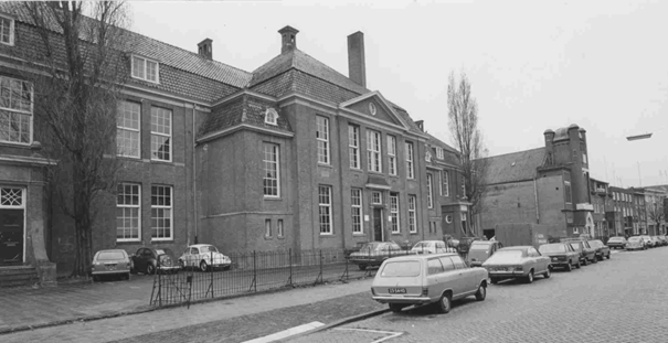 De Mavo School gezien in de richting van het Hertogplein, 1970-1975 (Jan Cloosterman via F28963 RAN CCBYSA)