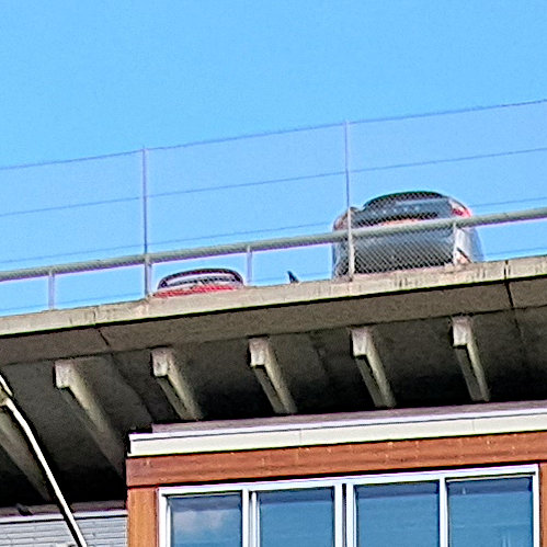 Hunnerstaete: parkeerplaats op het dak  (Maart 2024)